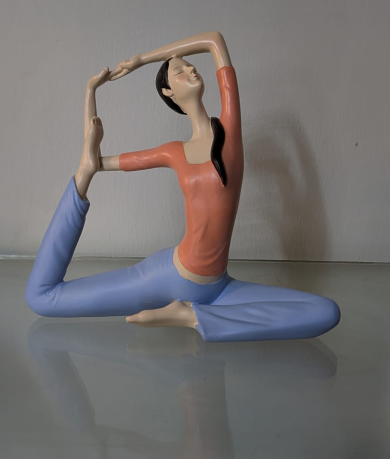YOGA GIRL